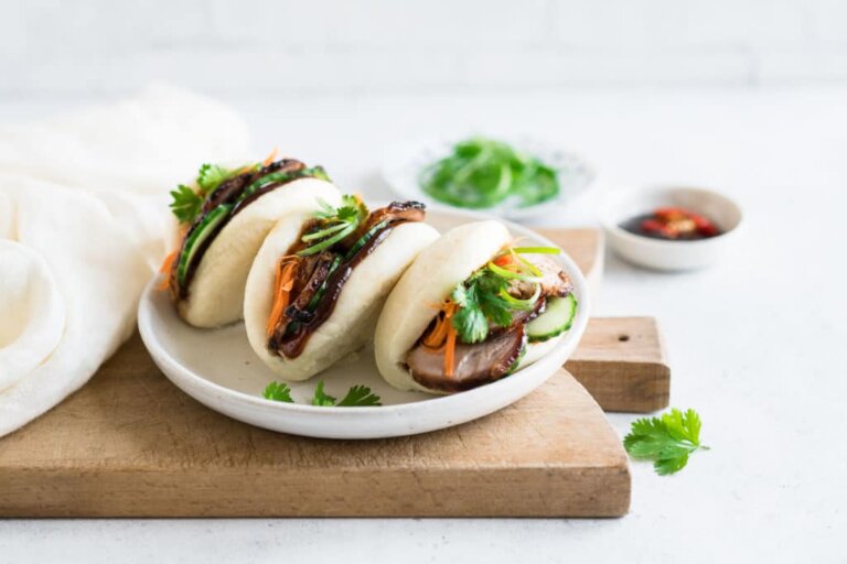 What to Serve with Bao (Buns): 30 Tasty Fillings & Sides! - A Dumpling ...