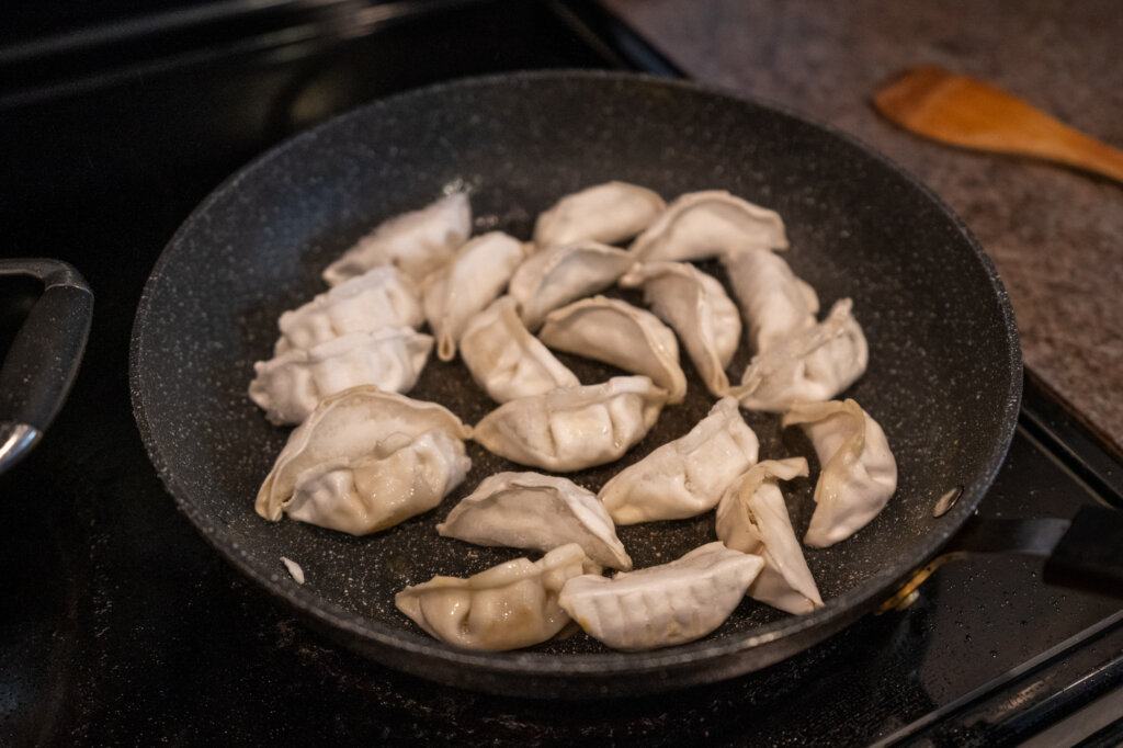 6 Easy and Delicious Ways to Cook Frozen Dumplings (Step by Step!)