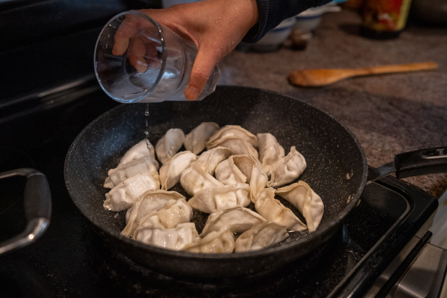 6 Easy and Delicious Ways to Cook Frozen Dumplings (Step by Step!) A